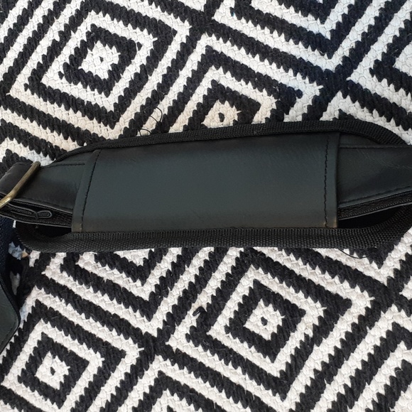 I love London black shouder large leather bag - Picture 3 of 10